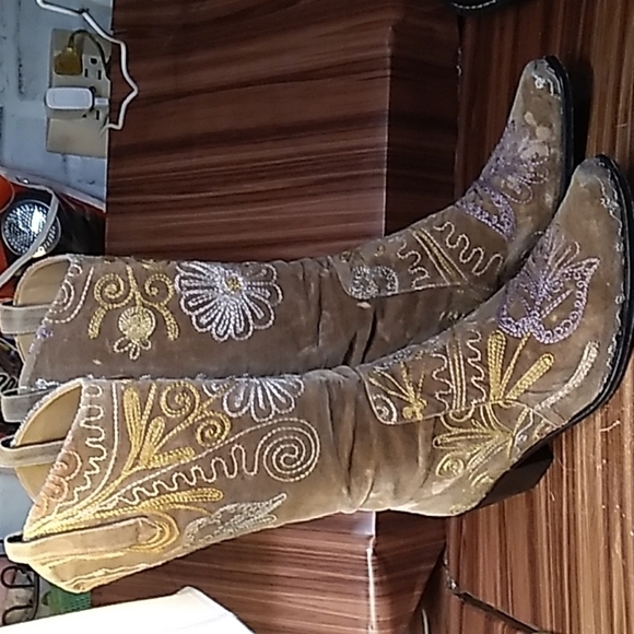 Velvet Road destressed style womans cowboy boots embroidery 39 = 8.5 to 9 - Picture 1 of 10